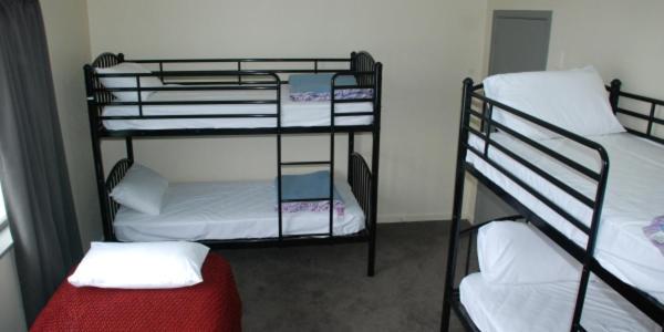 กีวี แอร์พอร์ต แบ๊คแพคเกอร์ Hostel โอ๊คแลนด์ ภายนอก รูปภาพ